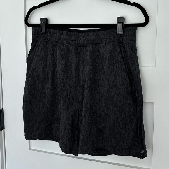 Lululemon Men’s Pace Breaker Lined 7” Shorts - Picture 3 of 11